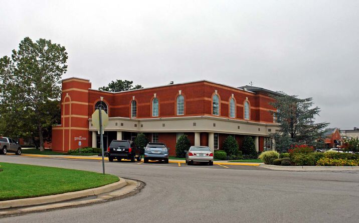 Pictures of Office property located at 2802 W Country Club Dr, Oklahoma City, OK 73116 for lease - image #1