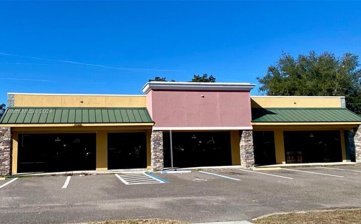 Pictures of Retail, Office, Restaurant property located at 10710 Lem Turner Rd, Jacksonville, FL 32218 for lease - image #1