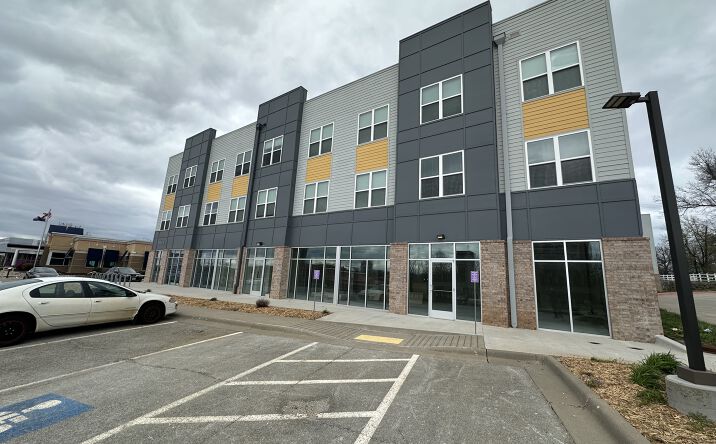 Pictures of Retail, Office property located at 1255 E Chestnut Expressway, Springfield, MO 65802 for lease - image #1