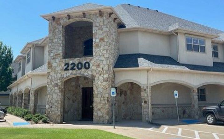 Pictures of Retail property located at 2200-2220 Pool Rd, Grapevine, TX 76051 for lease - image #1