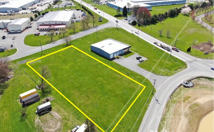 Pictures of Land property located at 949 Poplar Rd, Honey Brook, PA 19344 for lease - image #1
