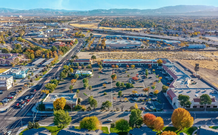 Pictures of Retail property located at 43981 15th St W, Lancaster, CA 93534 for lease - image #1