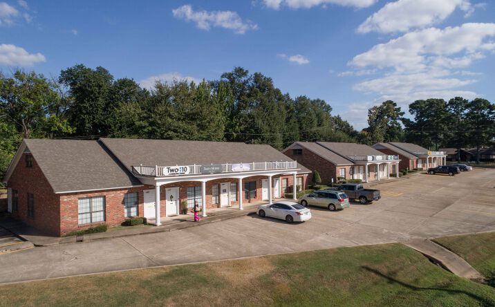 Pictures of Office property located at 4536 Summerhill Rd, Texarkana, TX 75503 for lease - image #1