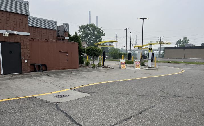 Pictures of Retail, Restaurant property located at 1581 Van Horn Rd, Trenton, MI 48183 for lease - image #1