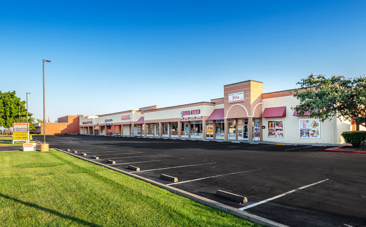 Pictures of Retail property located at 2901 Arden Wy, Sacramento, CA 95825 for lease - image #1