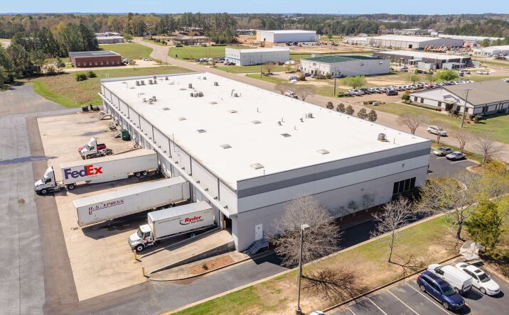 Pictures of Retail, Industrial property located at 110 Metroplex Blvd, Pearl, MS 39208 for lease - image #1