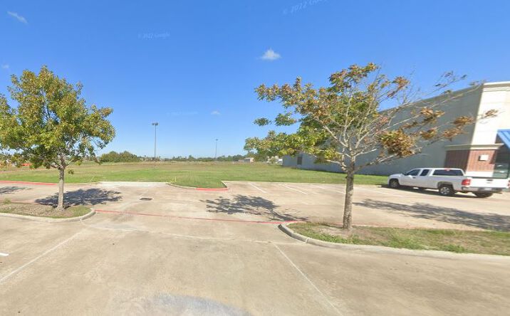 Pictures of Retail, Land, Restaurant property located at 10011 Broadway St, Pearland, TX 77584 for lease - image #1