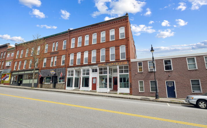 Pictures of Retail property located at 131-135 Main St, Pembroke, NH 03275 for lease - image #1