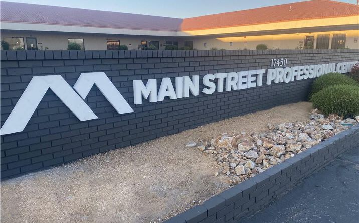 Pictures of Office property located at 17450 Main St, Hesperia, CA 92345 for lease - image #1