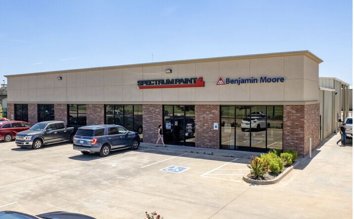 Pictures of Retail, Industrial, Special Purpose property located at 190 NE 150th St, Edmond, OK 73013 for lease - image #1