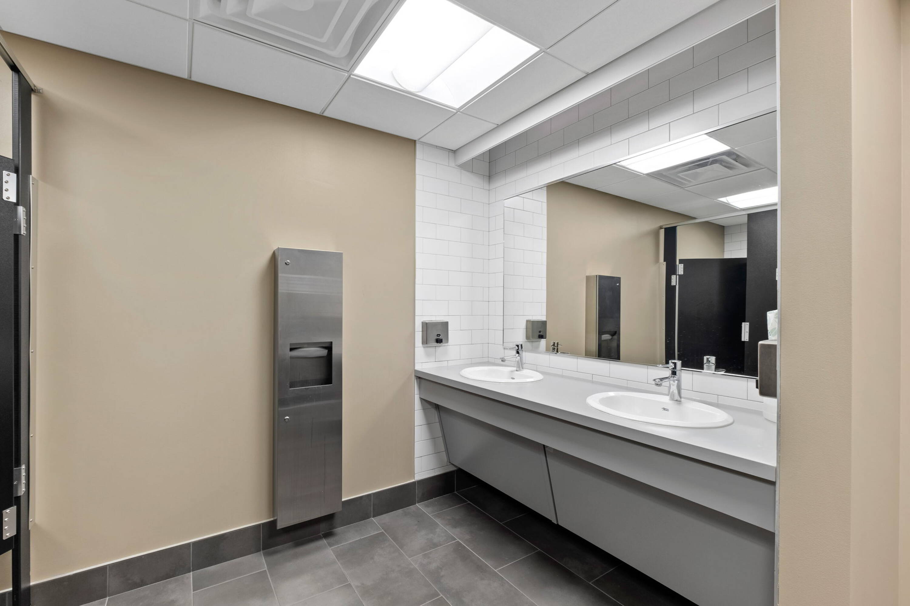 6500 Chippewa St, St. Louis, MO 63109