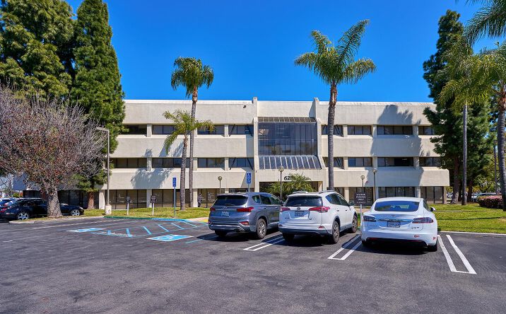 Pictures of Office property located at 6281 Beach Blvd, Buena Park, CA 90621 for lease - image #1