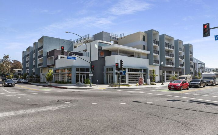 Pictures of Retail property located at 160 S Ventura Ave, Ventura, CA 93001 for lease - image #1