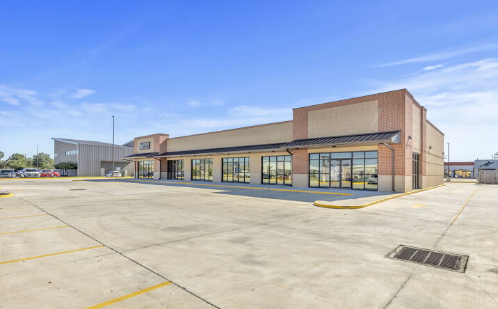 Pictures of Retail property located at 4407 Nelson Rd, Lake Charles, LA 70605 for lease - image #1