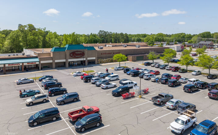 Pictures of Retail property located at 101 Junction Dr, Ashland, VA 23005 for lease - image #1