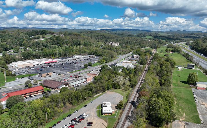 Pictures of Retail property located at 1149 N Main St, Marion, VA 24354 for lease - image #1