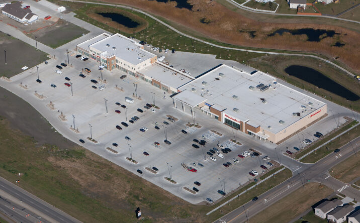 Pictures of Retail property located at 935 37th Ave S, Moorhead, MN 56560 for lease - image #1