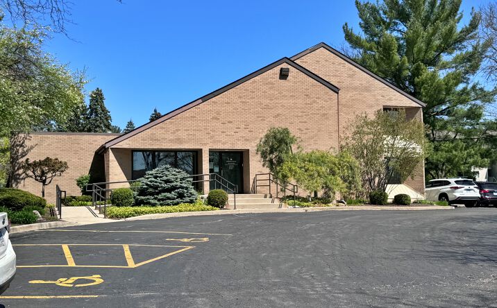 Pictures of Office property located at 6066 Strathmoor Dr, Rockford, IL 61107 for lease - image #1
