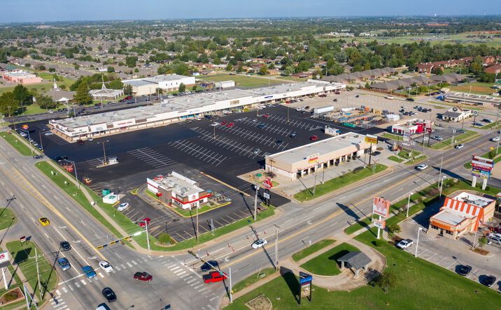 Pictures of Retail property located at 201 N. Mustang Road, Mustang, OK 73064 for lease - image #1