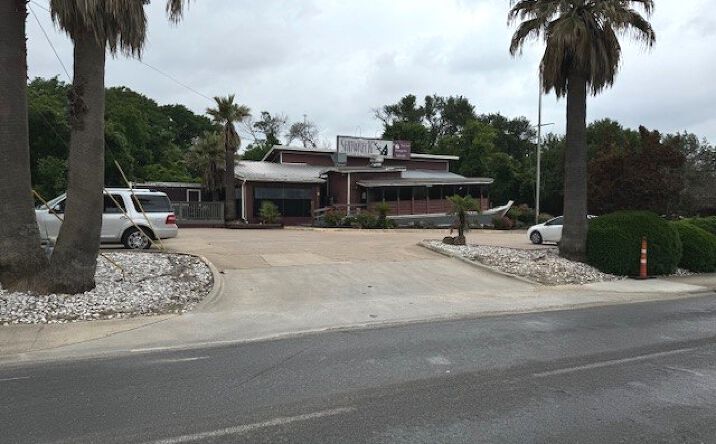 Pictures of Restaurant property located at 206 E Villa Maria Rd, Bryan, TX 77801 for lease - image #1