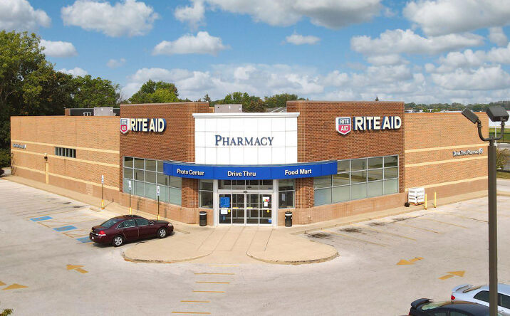 Pictures of Retail property located at 2450 S Reynolds Rd, Toledo, OH 43614 for sales - image #1