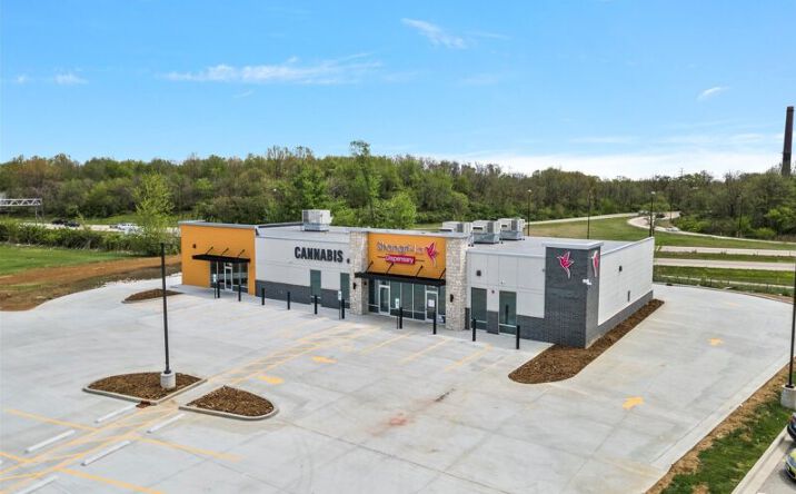 Pictures of Retail, Restaurant property located at 3126 S Dirksen Pkwy, Springfield, IL 62703 for lease - image #1