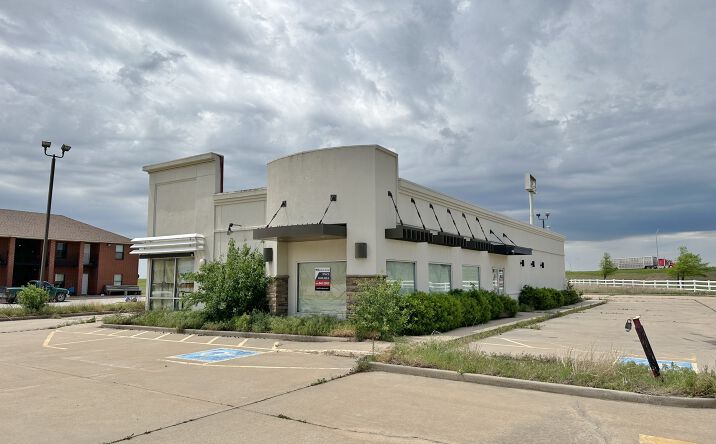 Pictures of Retail property located at 4505 W Doolin Ave, Blackwell, OK 74631 for lease - image #1