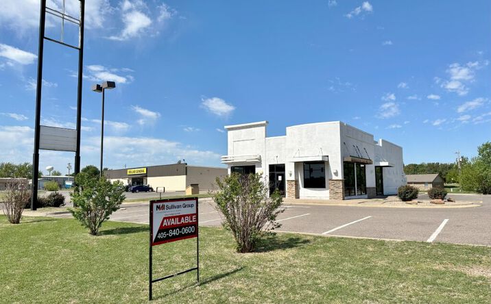 Pictures of Retail, Restaurant property located at 2141 Gary Blvd, Clinton, OK 73601 for lease - image #1