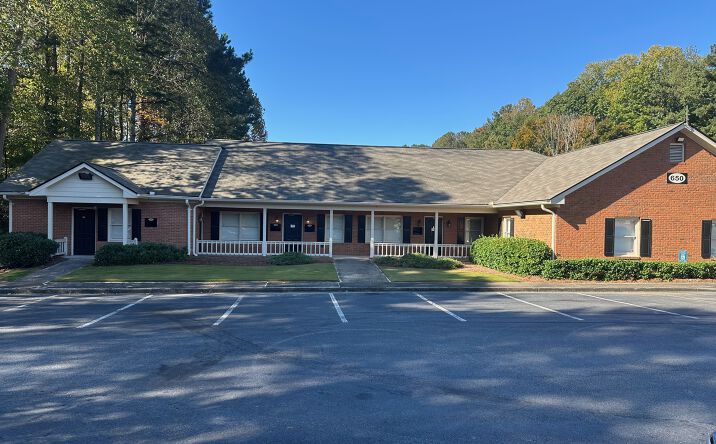 Pictures of Office property located at 650 Hillcrest Rd NW, Lilburn, GA 30047 for lease - image #1