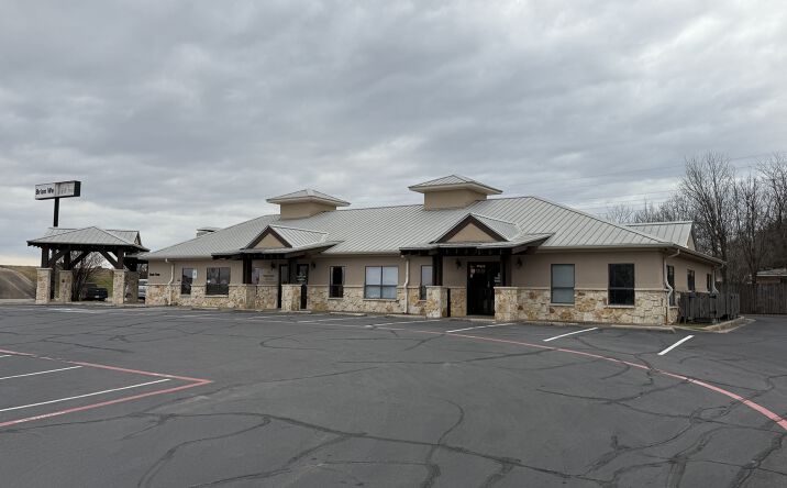 Pictures of Office property located at 100 Santa Fe Dr, Waco, TX 76712 for lease - image #1