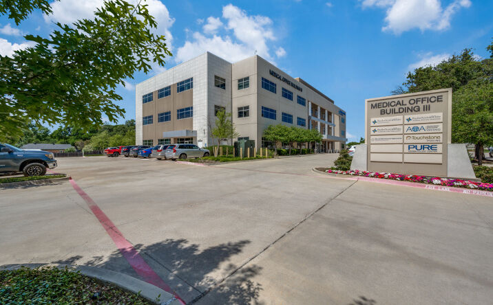 Pictures of Office property located at 2005 W Park Dr, Irving, TX 75061 for lease - image #1