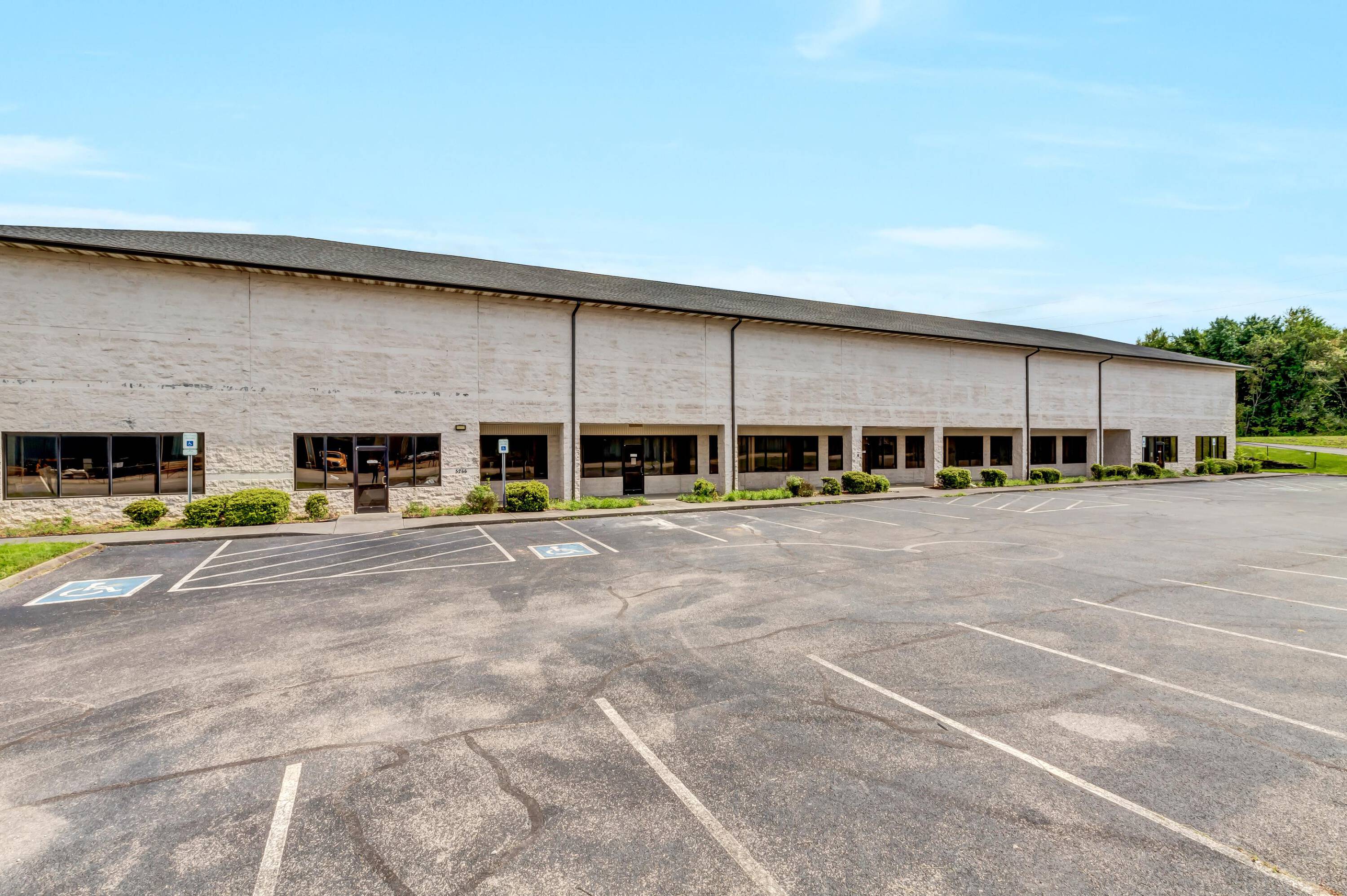 2727 Asbury Rd, Knoxville, TN 37914