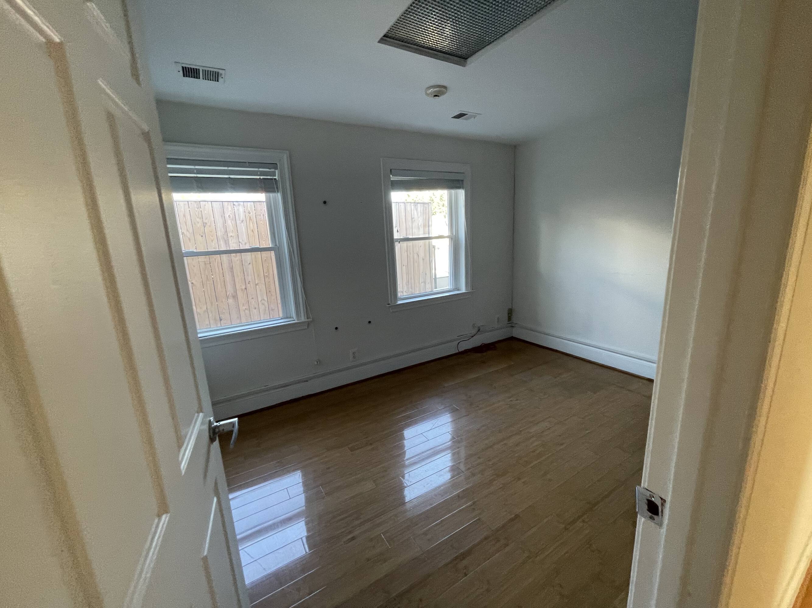 1916320