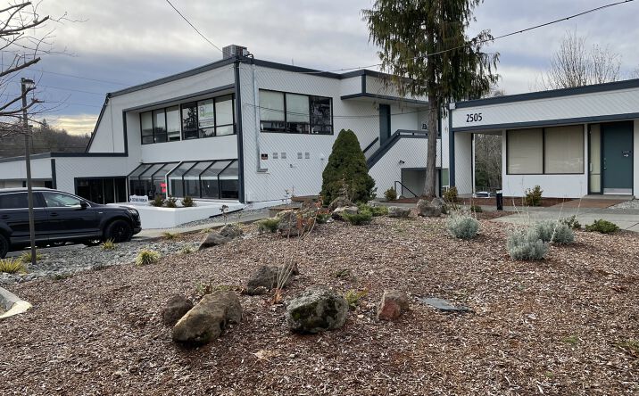 Pictures of Office property located at 2501 SE Mile Hill Dr, Port Orchard, WA 98366 for lease - image #1