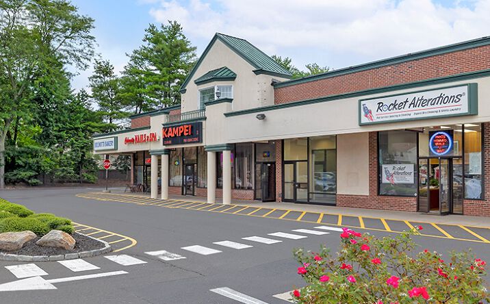 Pictures of Retail property located at 559-627 Newfield Ave, Stamford, CT 06905 for lease - image #1