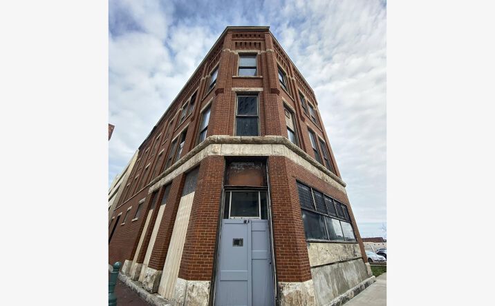 Pictures of Retail, Office, Restaurant property located at 201 2nd St NE, Canton, OH 44702 for lease - image #1