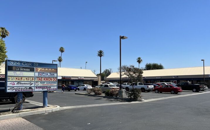 Pictures of Retail property located at 324 Oak St, Bakersfield, CA 93304 for lease - image #1