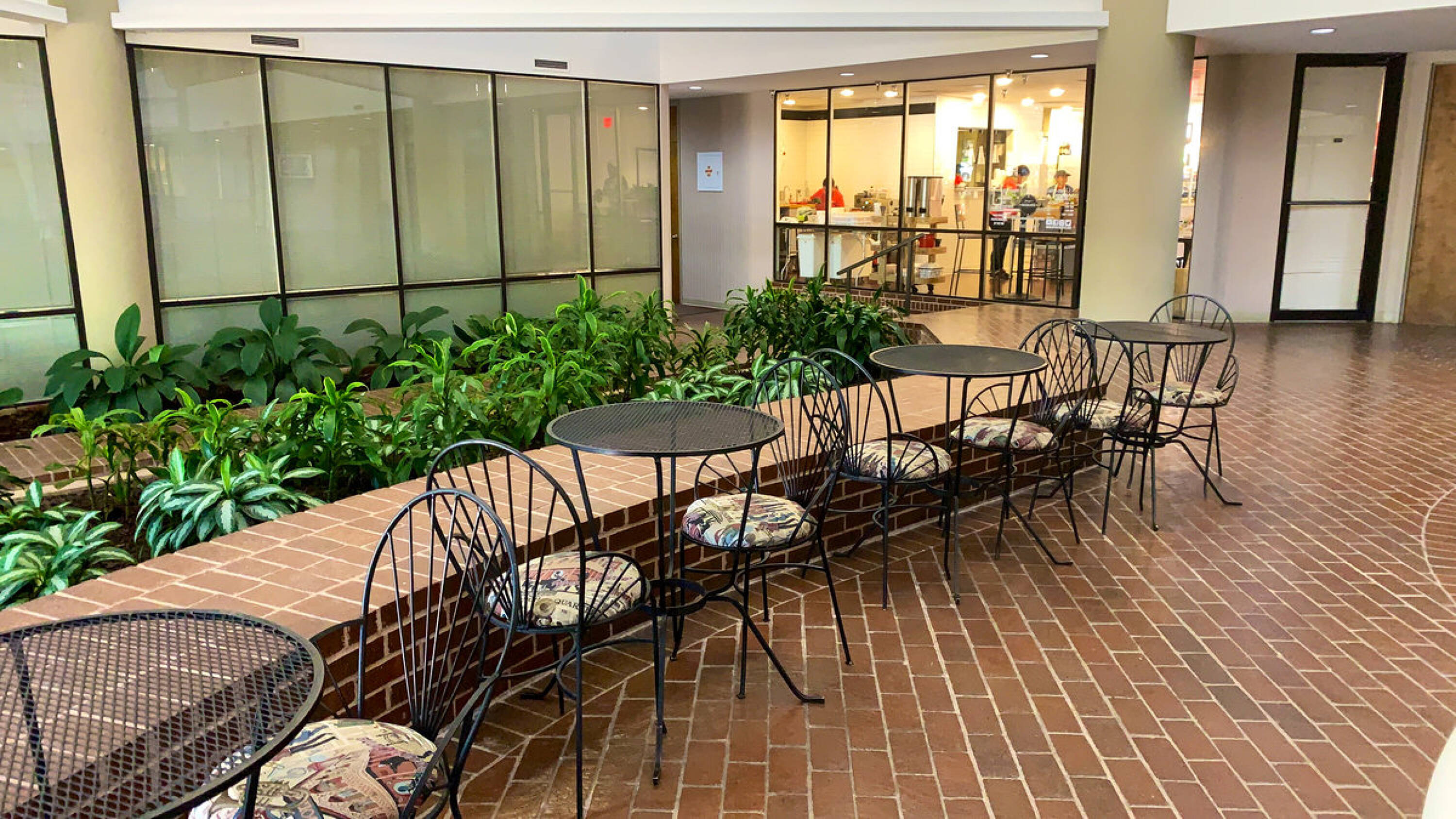 910 Pierremont Rd, Shreveport, LA 71106