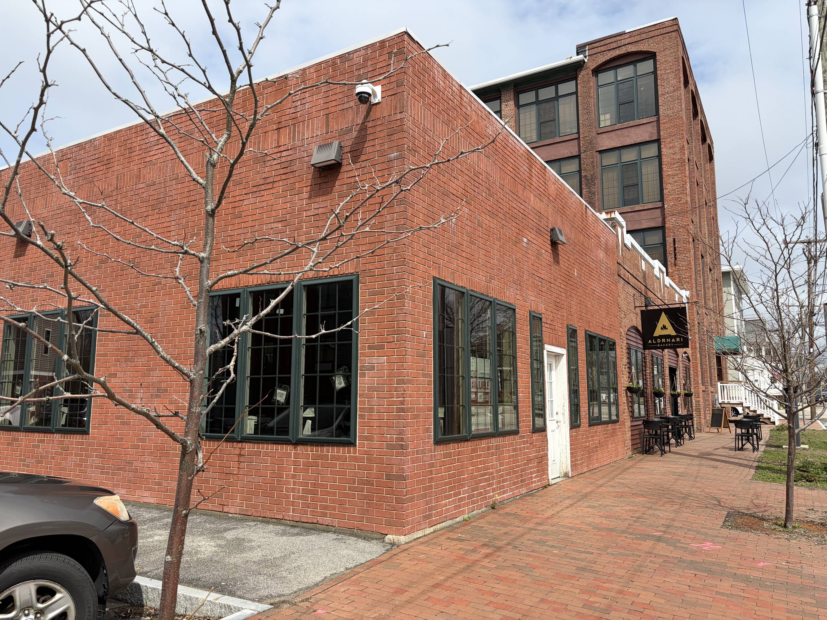 8 Grove St, Dover, NH 03820
