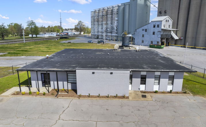 Pictures of Office, Industrial, Special Purpose property located at 410 W Malone Ave, Sikeston, MO 63801 for lease - image #1