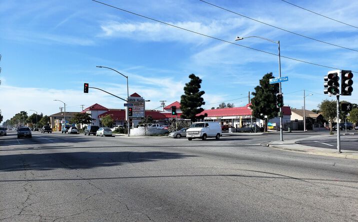Pictures of Retail, Office property located at 305 W Arbor Vitae St, Inglewood, CA 90301 for lease - image #1