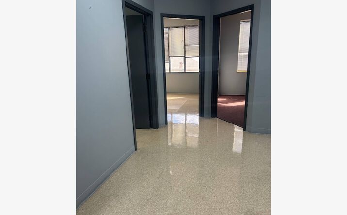 Pictures of Office property located at 3525 Prytania St, New Orleans, LA 70115 for lease - image #1