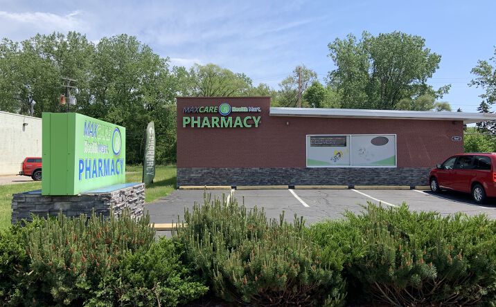 Pictures of Retail, Office, Restaurant property located at 7847 Telegraph Rd, Taylor, MI 48180 for lease - image #1