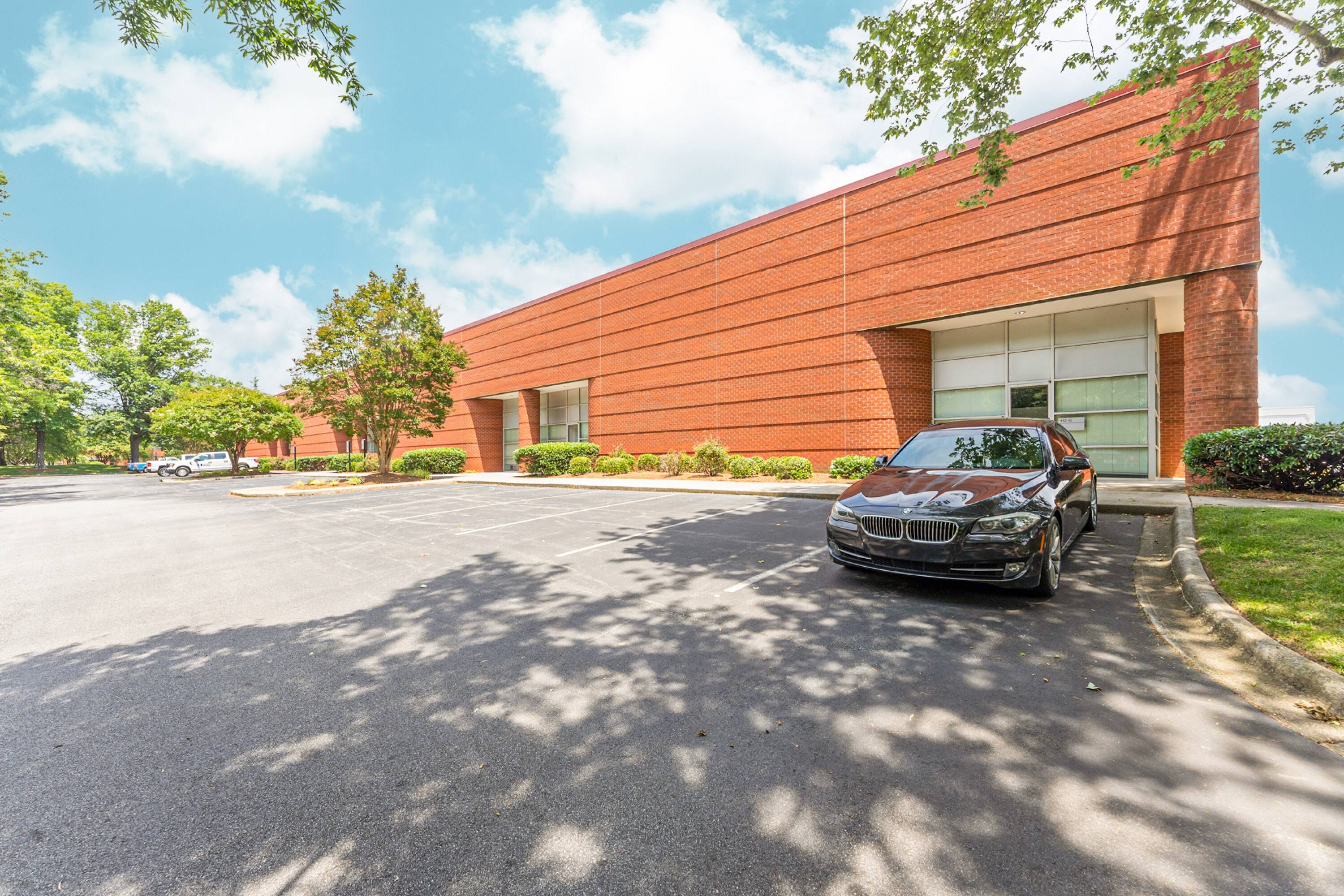412 Gallimore Dairy Rd, Greensboro, NC 27409