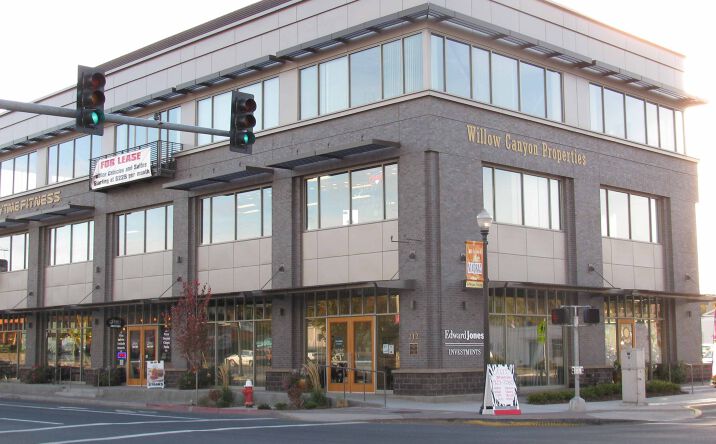 Pictures of Retail, Office, Restaurant property located at 212 SW 4th St, Madras, OR 97741 for lease - image #1