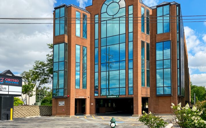 Pictures of Office property located at 17W240 W 22nd St, 3rd Floor, Oakbrook Terrace, IL 60181 for lease - image #1