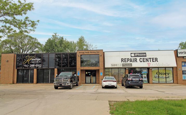 Pictures of Retail property located at 23702 Eureka Rd, Taylor, MI 48180 for lease - image #1