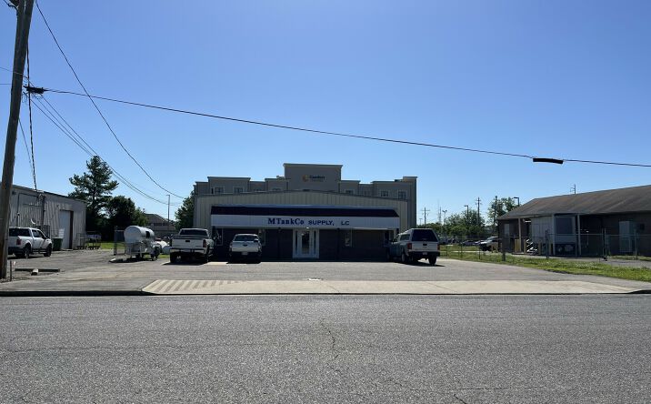 Pictures of Retail property located at 7074 302 Industrial Dr, Southaven, MS 38671 for lease - image #1