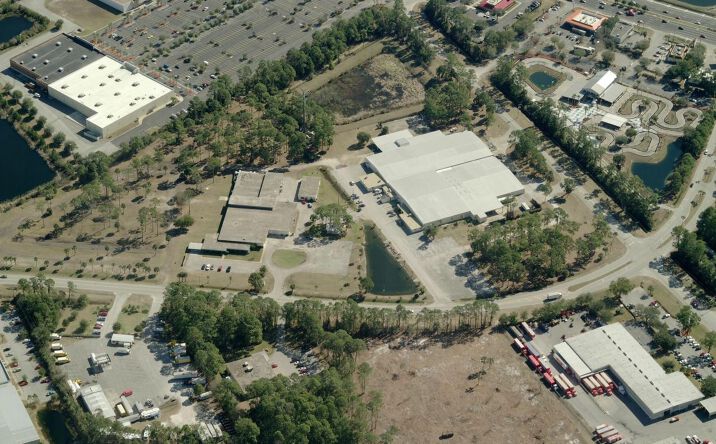 Pictures of Retail, Industrial property located at 2107 Bayless Boulevard, Daytona Beach, FL 32114 for lease - image #1