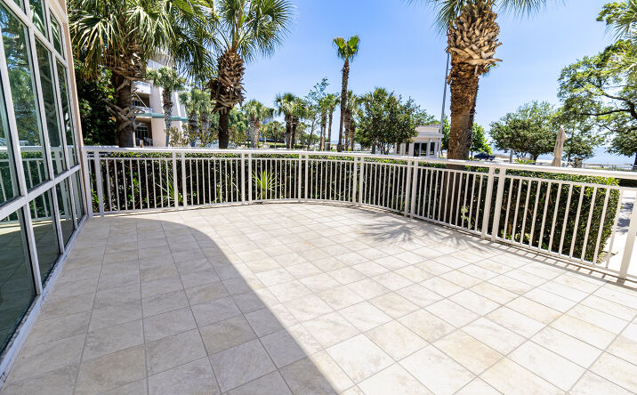 Pictures of Office, Restaurant, Special Purpose property located at 2228 Beach Dr Unit 1, Gulfport, MS 39507 for lease - image #1